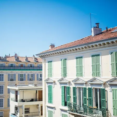 Le Palace - *